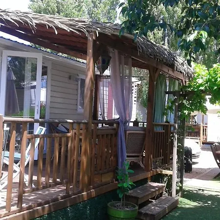 度假居 Bungalow Cosy A Avec Piscine Partagee Fréjus